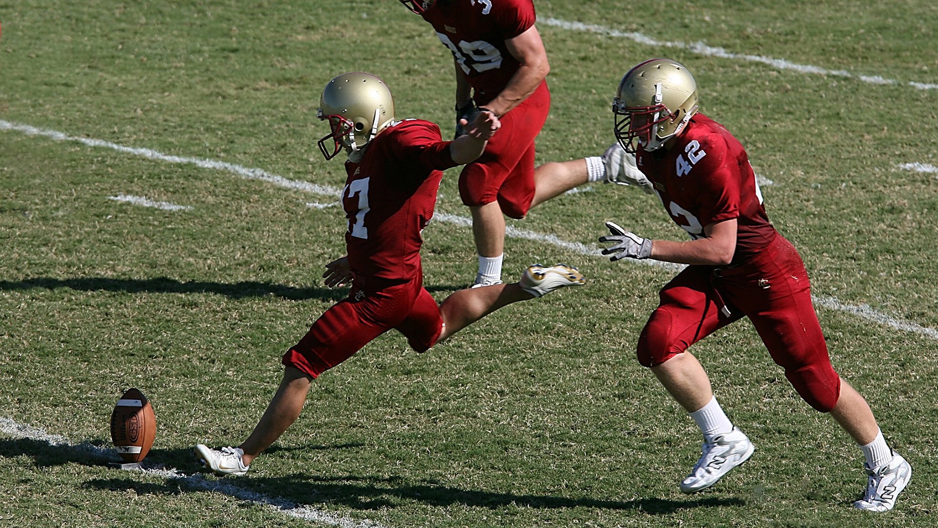 乒乓球团体赛中国男女队均晋级决赛，中国乒乓球男女团蝉联冠军