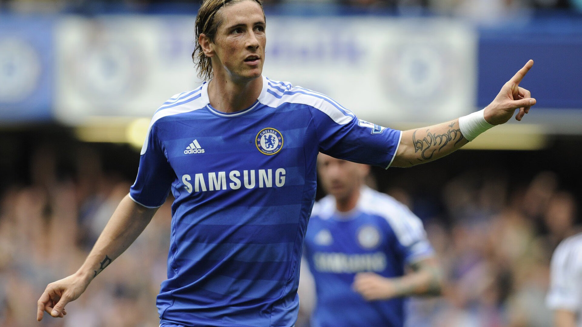 开云官网-《英雄联盟》冠军联赛季后赛全面开启，冠军争夺激烈，lol季后赛冠军